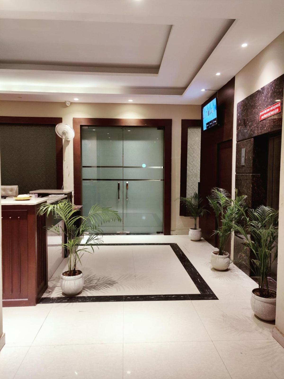 The Pearl Hotel Sirsa Esterno foto